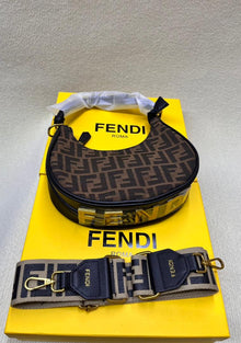 Structured 8818-Inspired Handbag – 24 cm with Box