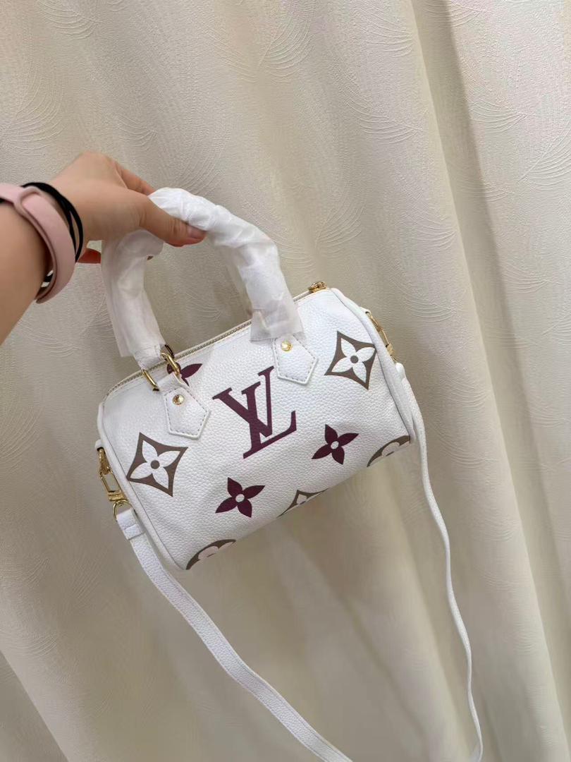 Monogram-Inspired Tote Bag with Box – 20 × 12 × 14 cm